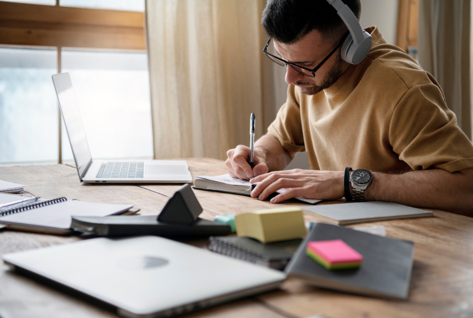 Design Your Ultimate Study Schedule for Learning Online